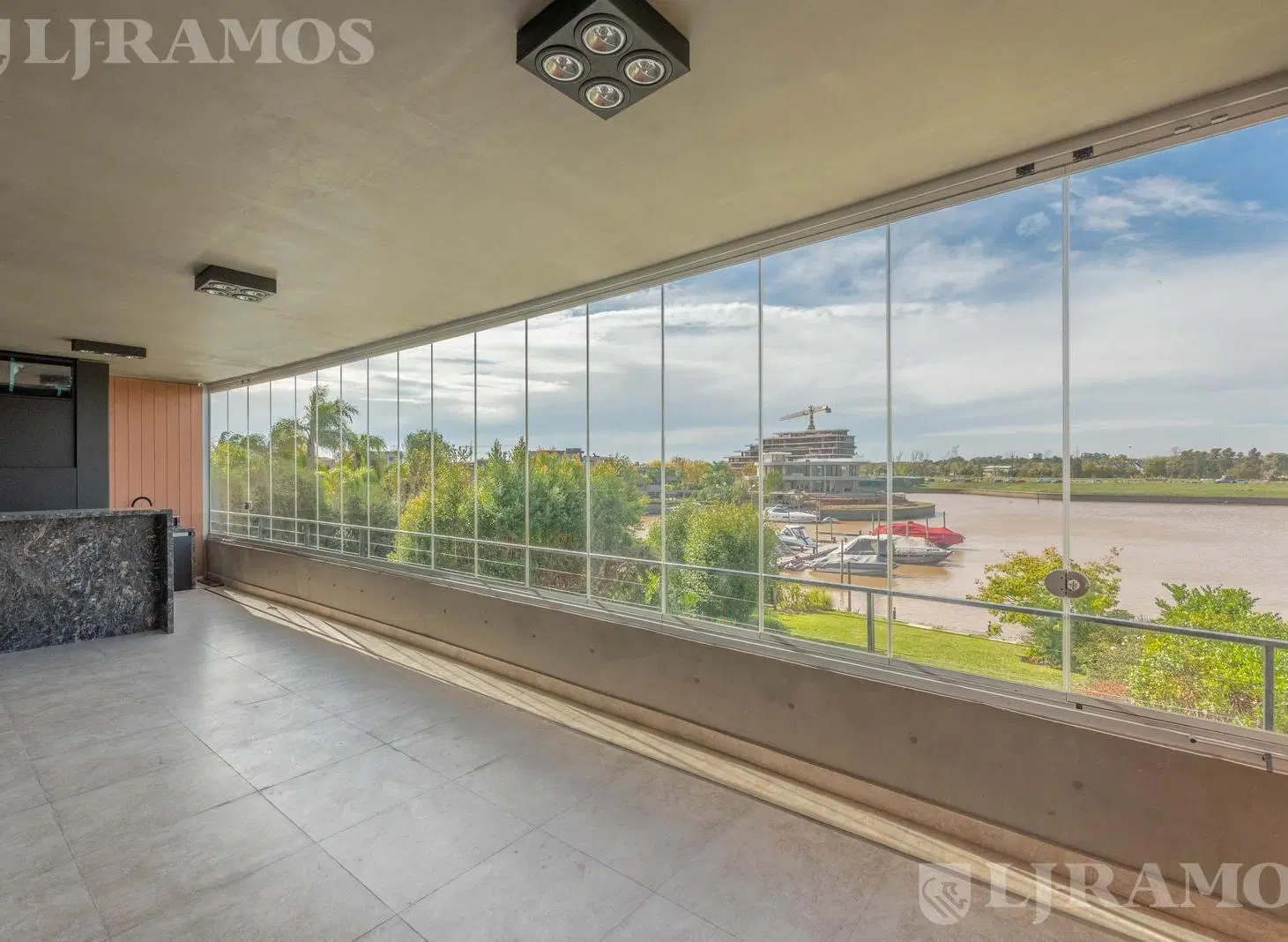 Departamento de 3 AMB 2 COCHERAS en venta en Marinas del Yacht 1