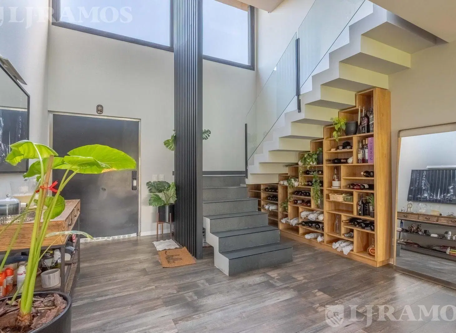 A laguna con 4 dormitorios en venta casa en Virazón - Nordelta. 3
