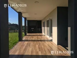 Barrio Riberas - Puertos / Escobar - casa en venta - 2