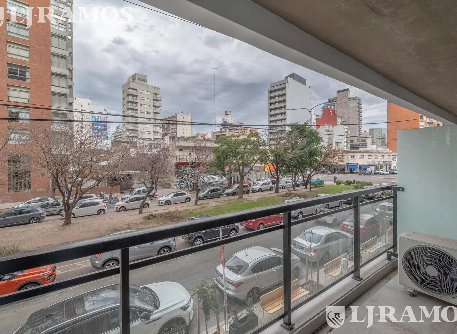 HUB CABILDO. Av. Cabildo y Jaramillo. 3