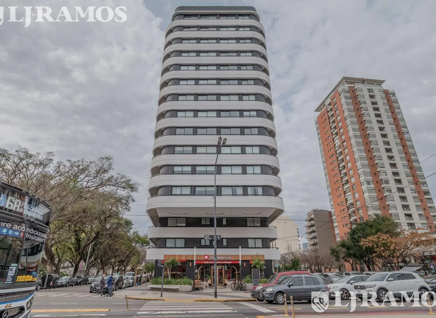 HUB CABILDO. Av. Cabildo y Jaramillo. 2