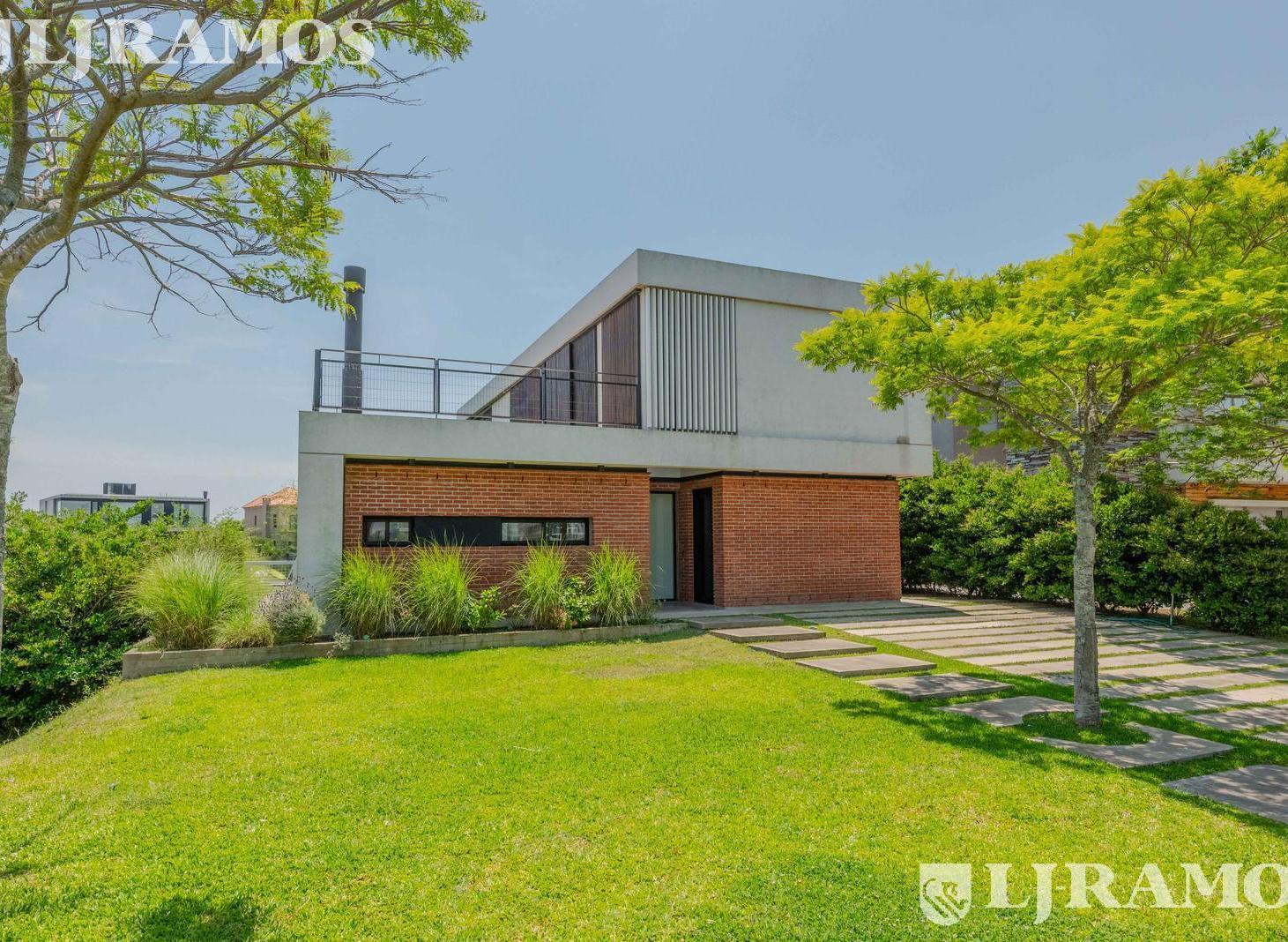 Casa en el Barrio Vistas - Puertos / Escobar
