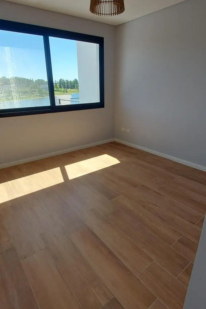 3 Dormitorios, Escritorio, Playroom y Area Servicio. 4