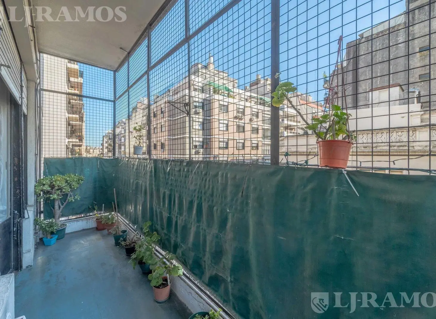 Departamento de 3 amb con balcon al frente 5