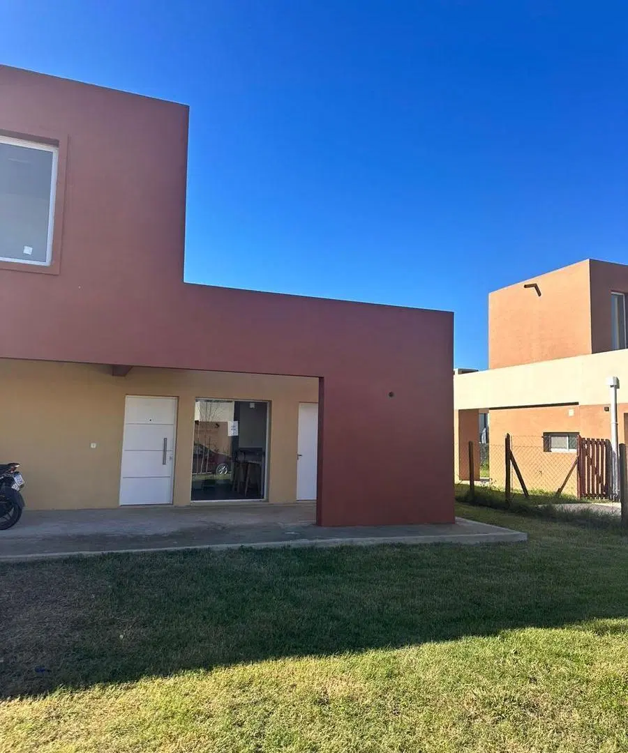 Casa en venta en el barrio Casas de Santa Maria 3