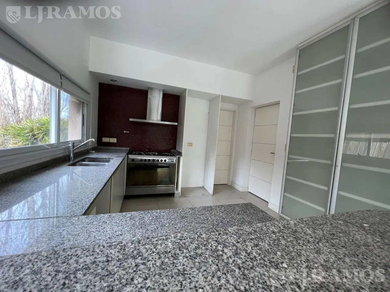 Casa con 3 dormitorios en alquiler en Los Sauces 4