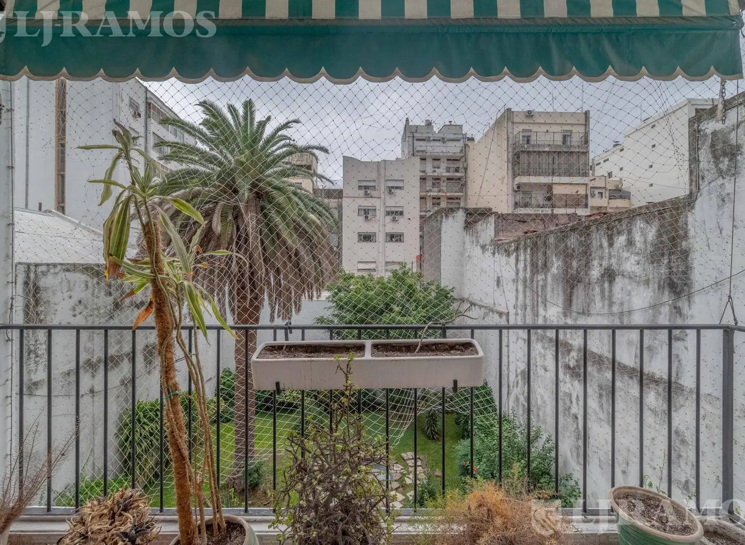 Departamento de 3 ambientes con balcón en Recoleta 4