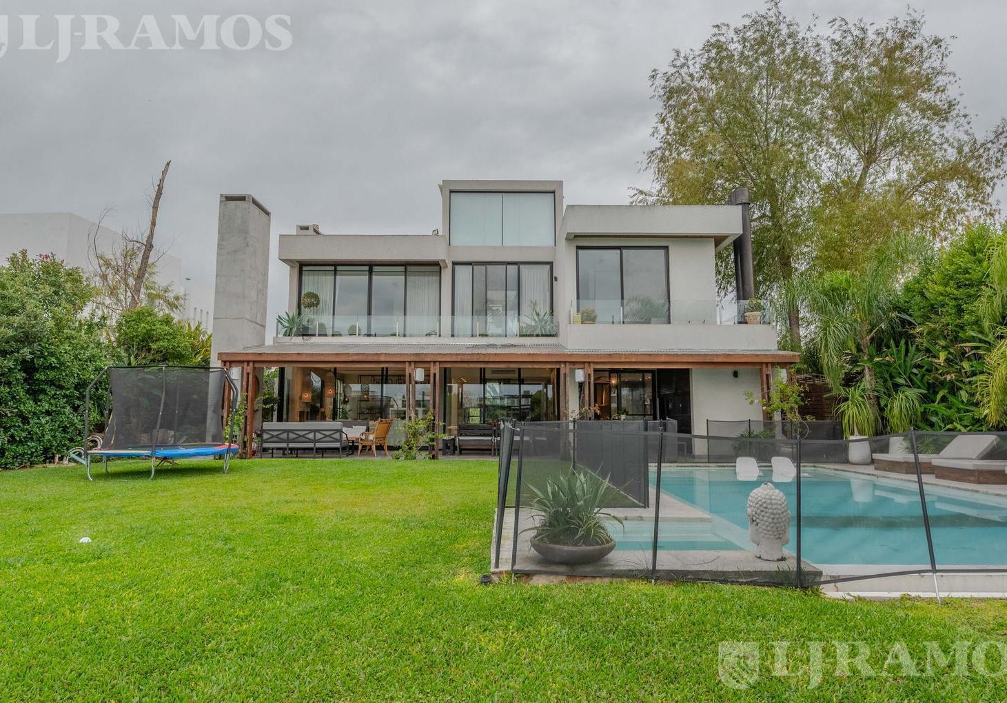 Casa con 4 dormitorios en venta y/o alquiler en Barbarita