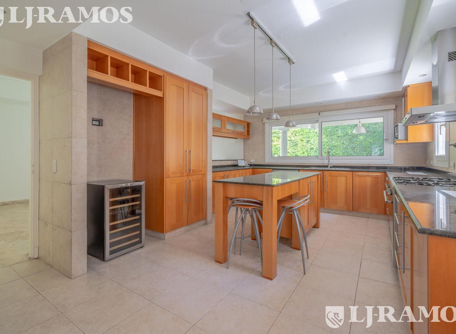 Excelente casa en alquiler Barrio Cerrado Jockey Chico - San Isidro