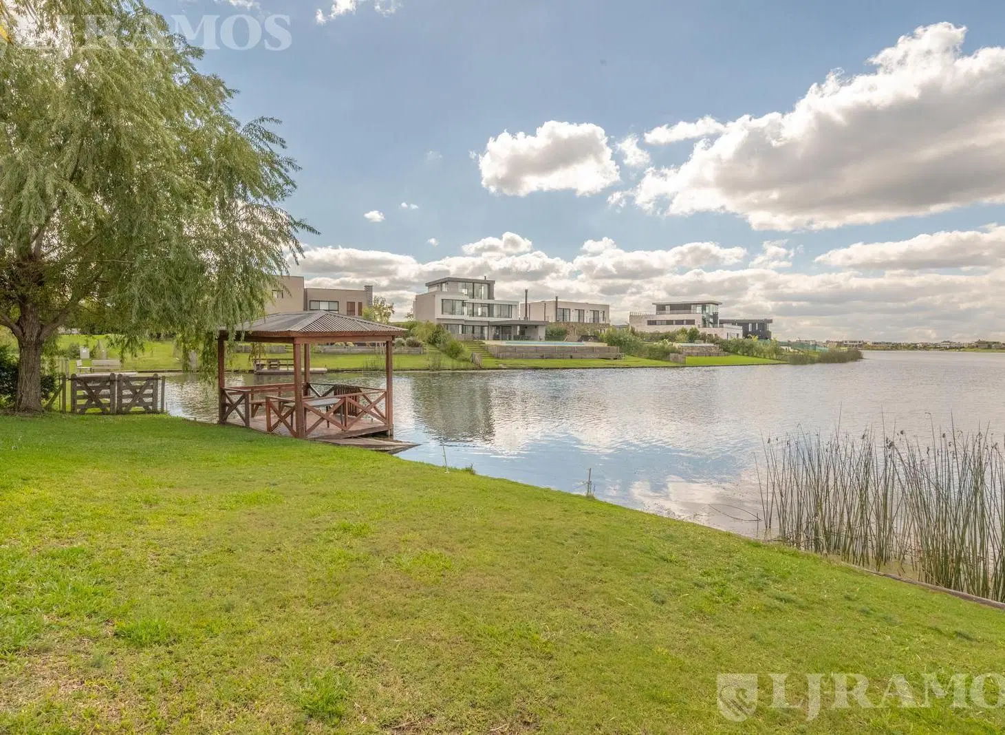Casa AL LAGO en venta - Barrio Marinas  Puertos/ Escobar 5
