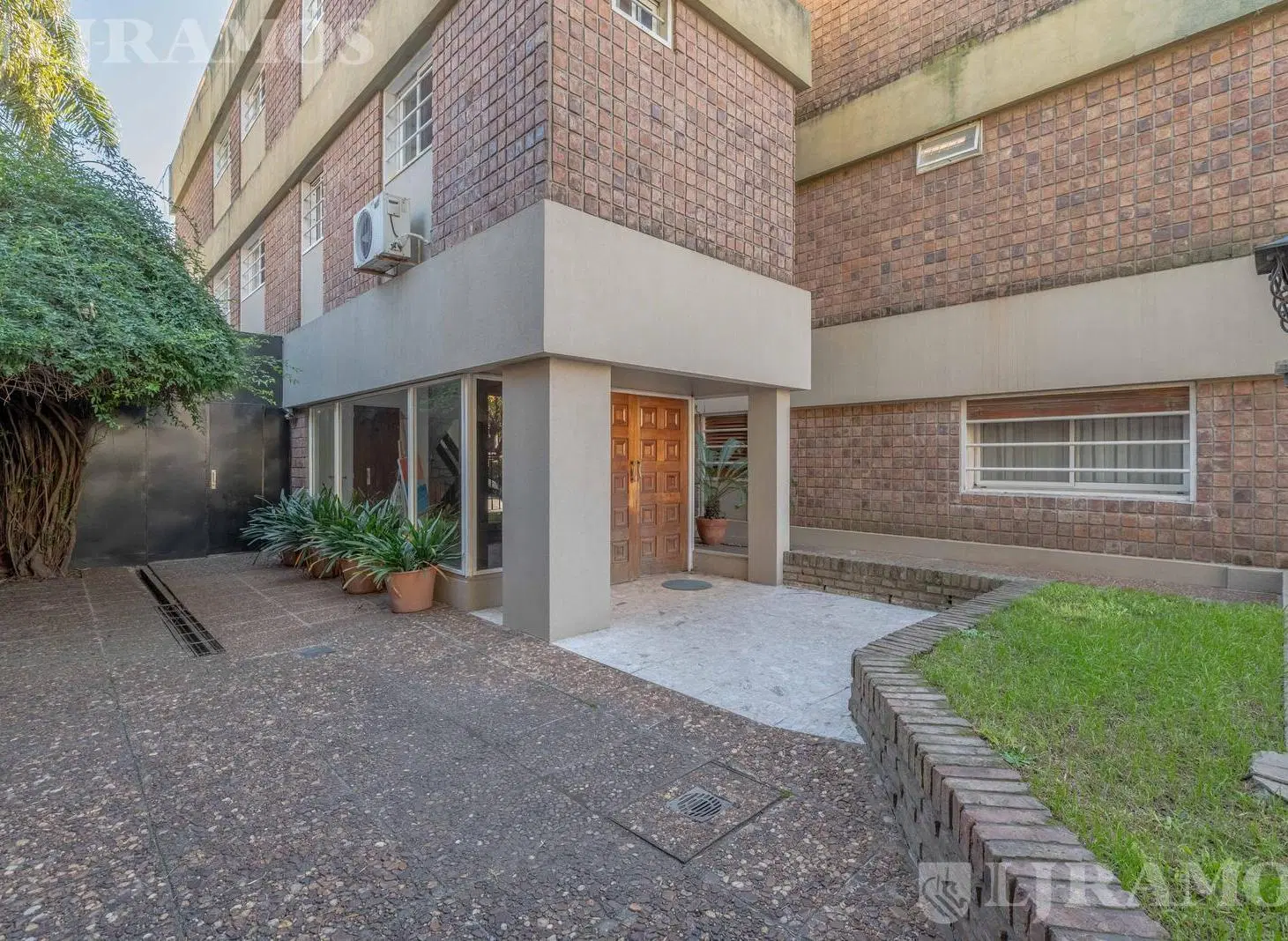 AMPLIO DEPARTAMENTO EN VENTA CON ALMA DE CASA, TERRAZA Y VISTA VERDE EN BAJO BELGRANO 2