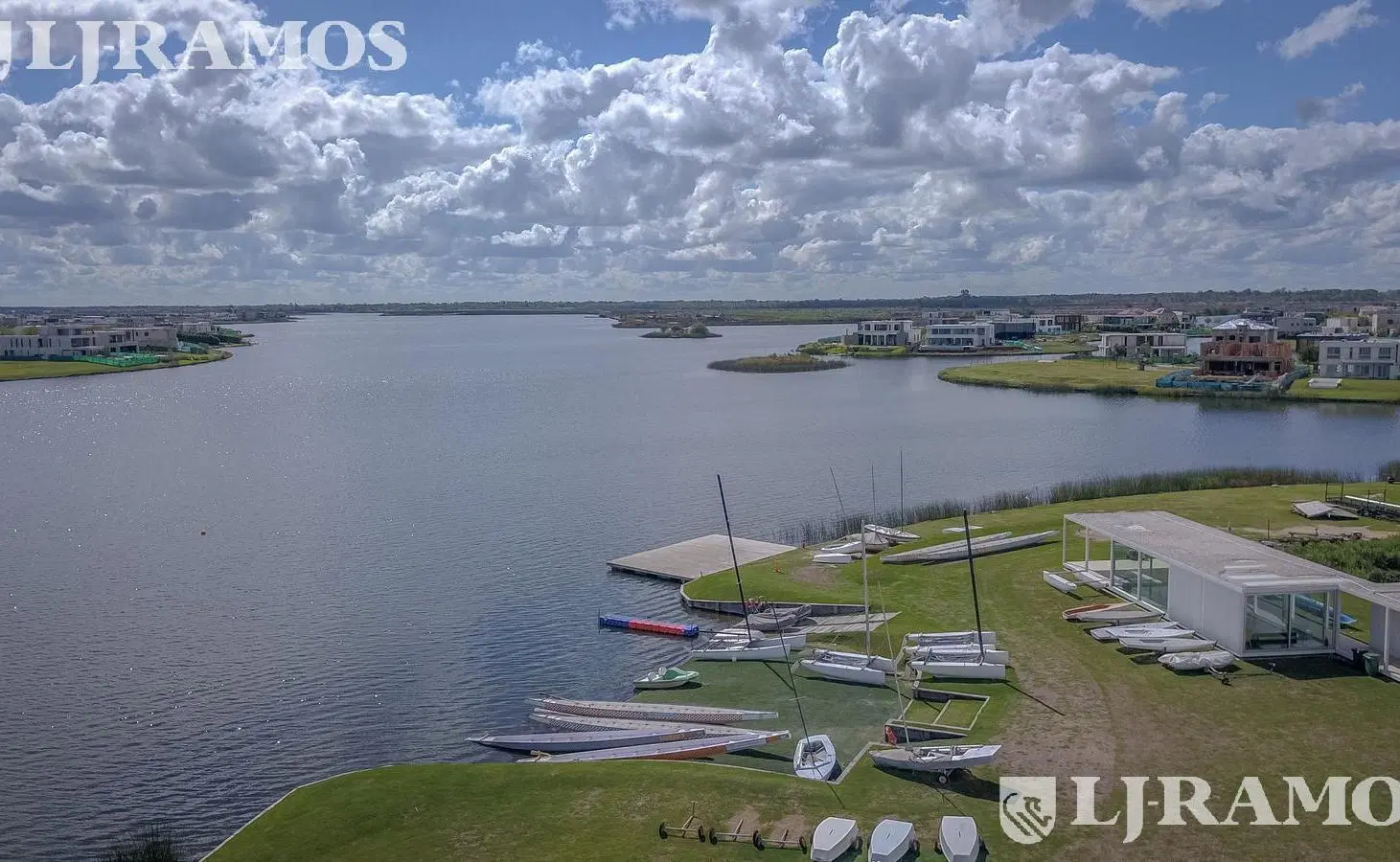 Terreno al lago en venta en el Barrio Marinas, Puertos / Escobar 2