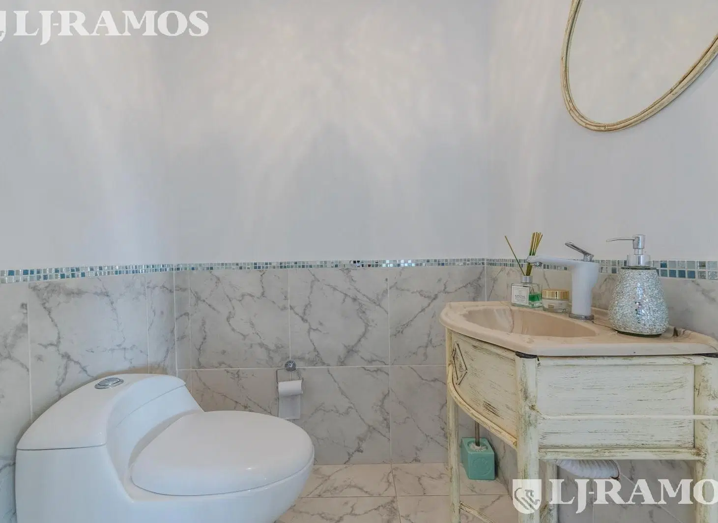 ALQUILER CON y SIN MUEBLES. VENTA. 4 DORMITORIOS. 4