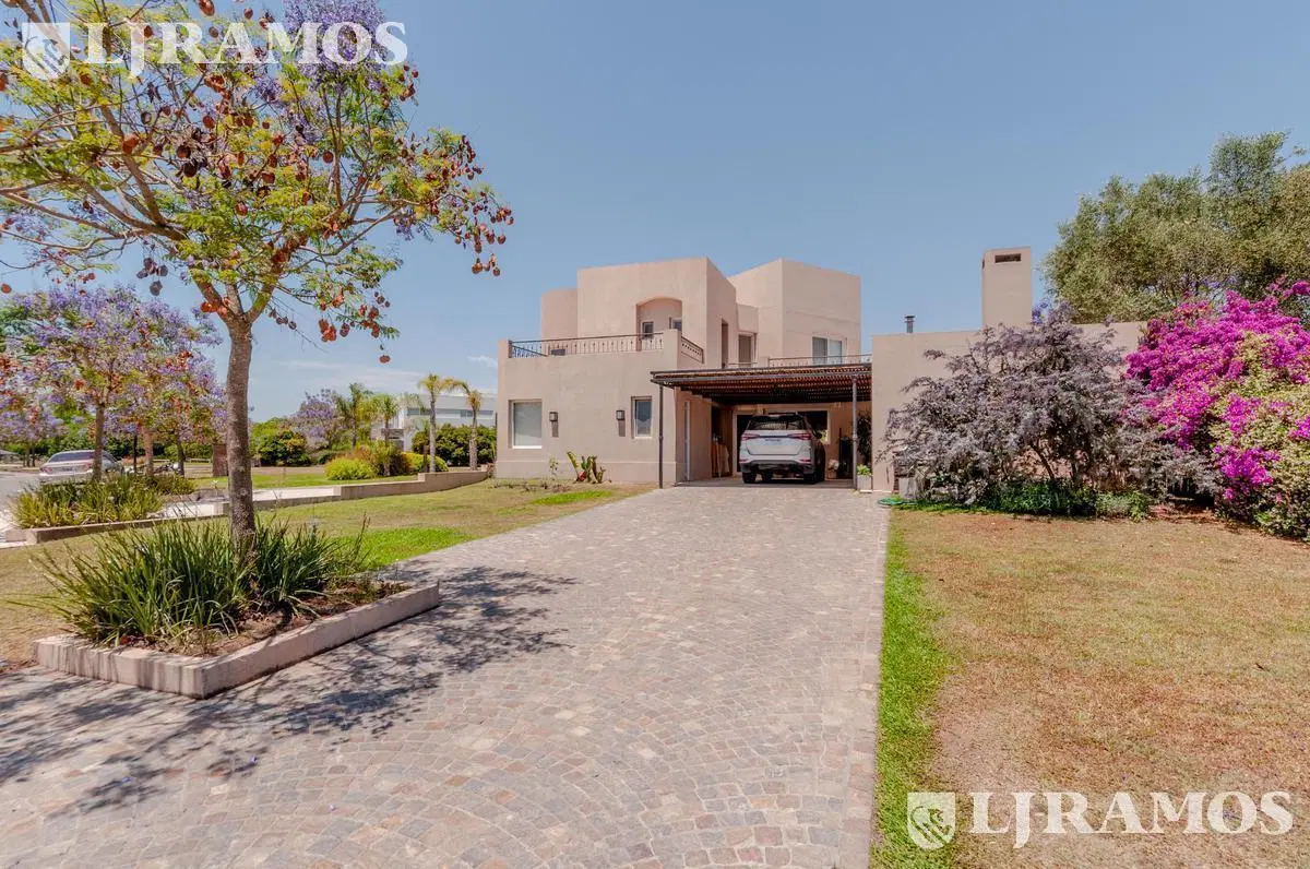 Casa al río, en alquiler en  El Yacht  - Nordelta 2