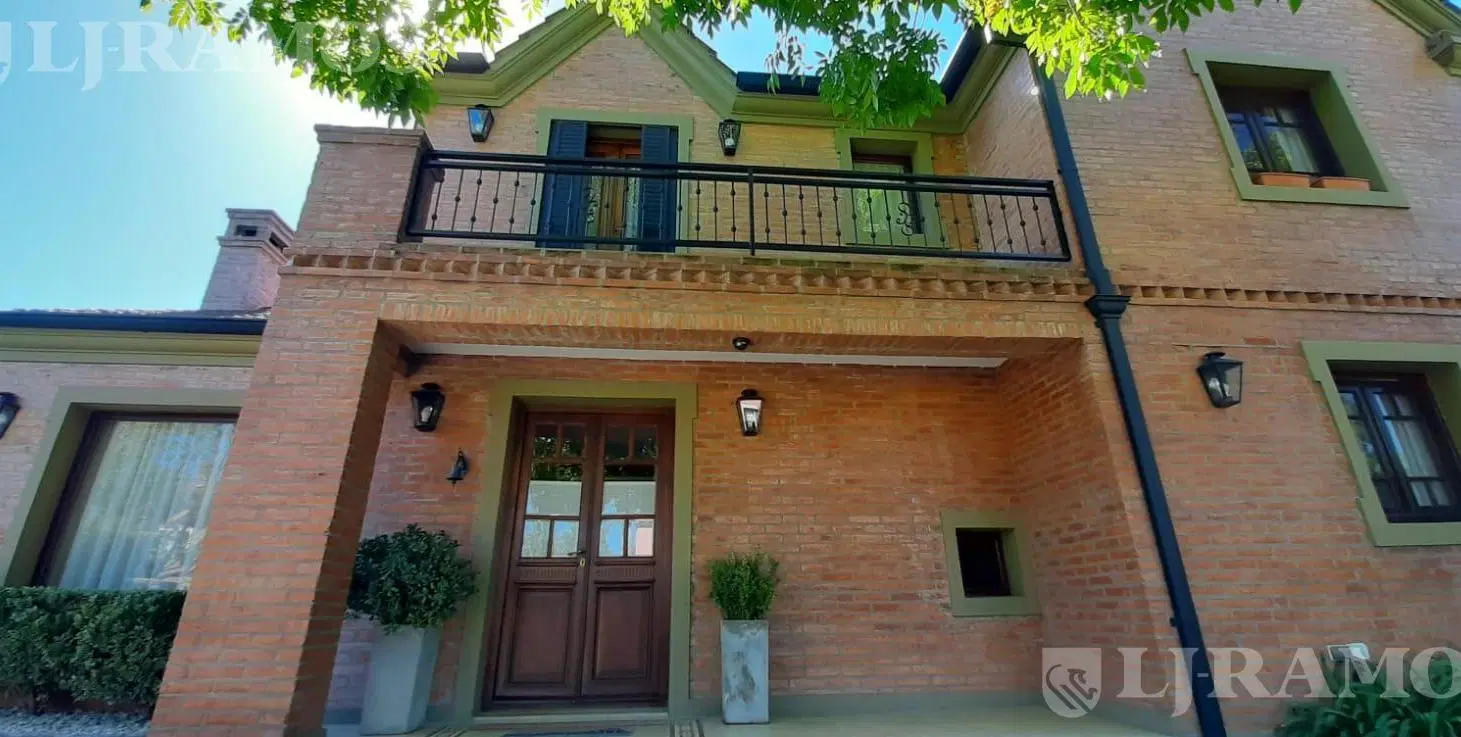 VENTA Casa en Country  La Delfina 2