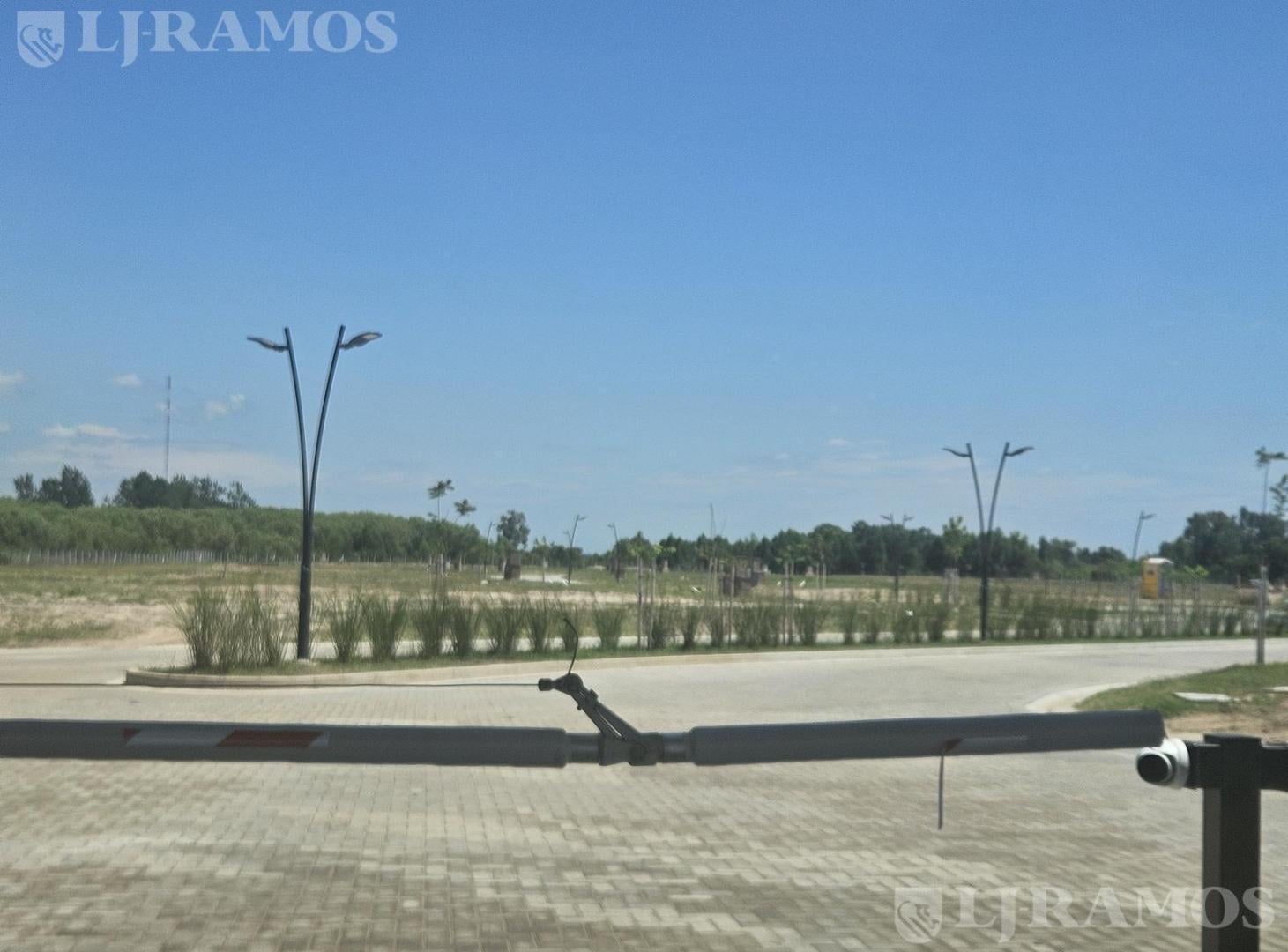 Lote al RÍO de 764 m2 en venta en Bahía Villanueva