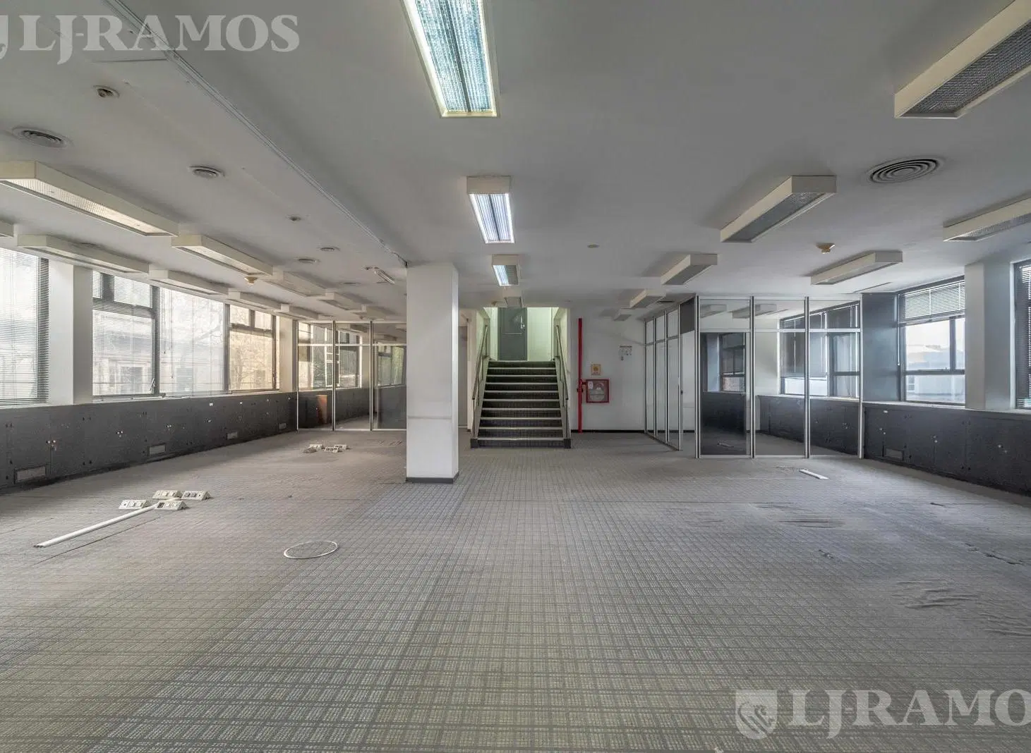 Edificio Comercial en Balvanera 5