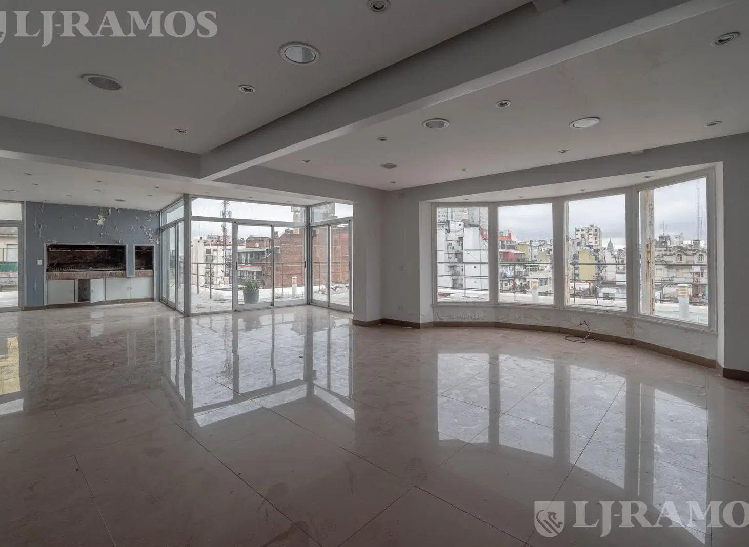 Edificio Comercial en Balvanera 4