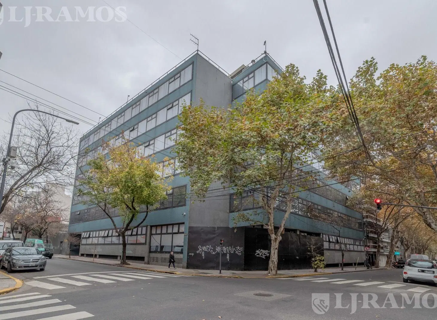 Edificio Comercial en Balvanera 1