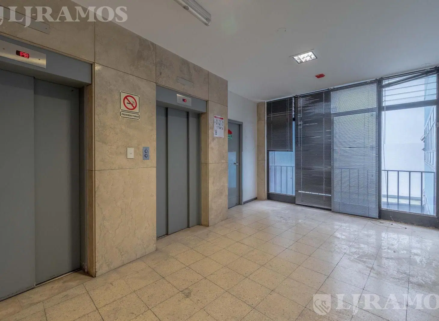 Edificio Comercial en Balvanera 2
