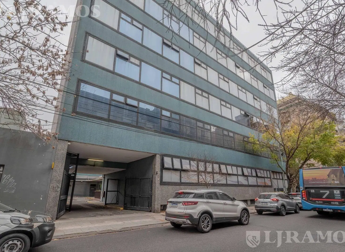Edificio Comercial en Balvanera 4