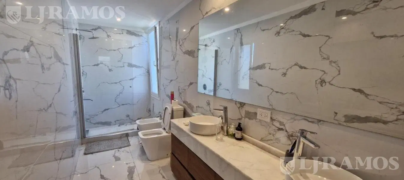 Casa con 4 dormitorios en venta en LOS CASTAÑOS 5