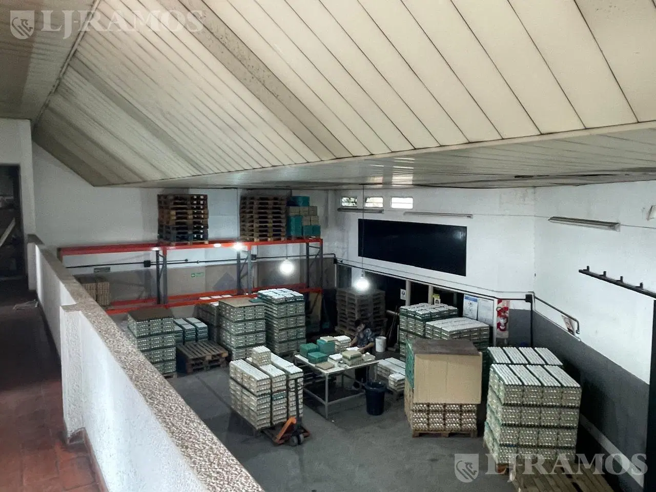 Depósito en Tres De Febrero 3