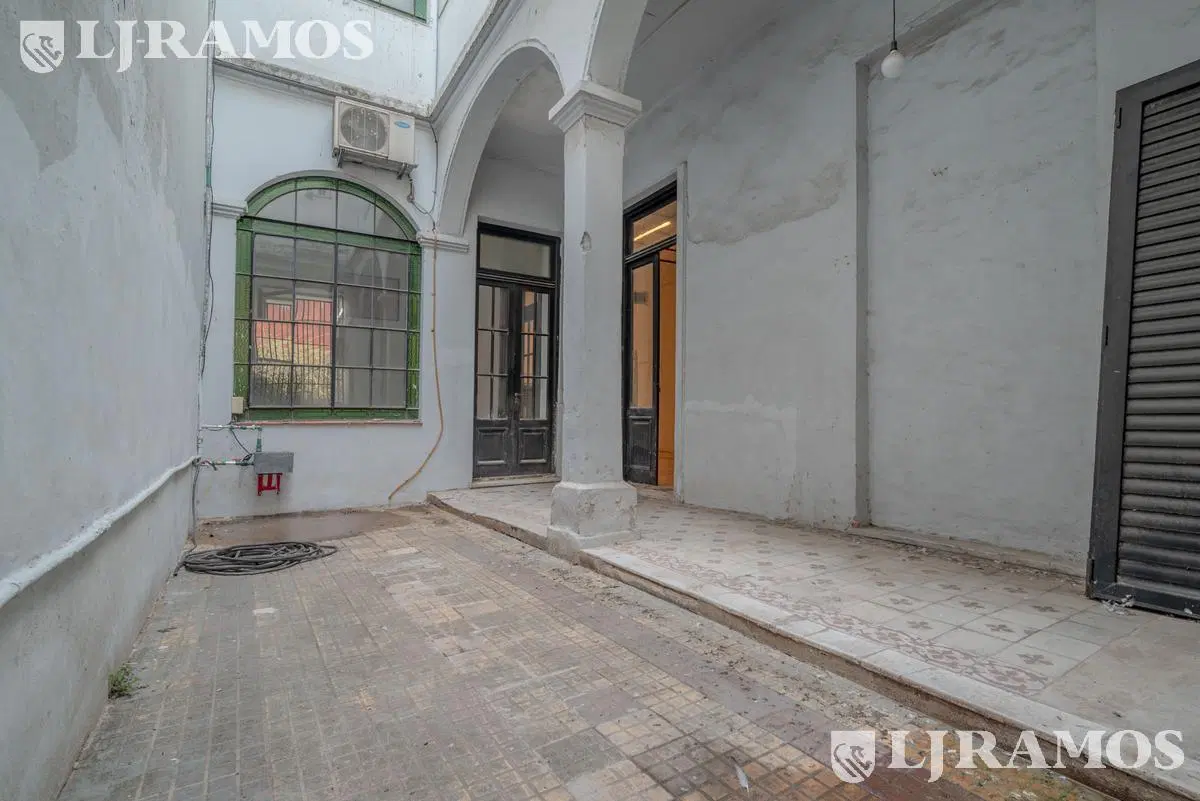 Casa apto comercial en venta en Colegiales 2