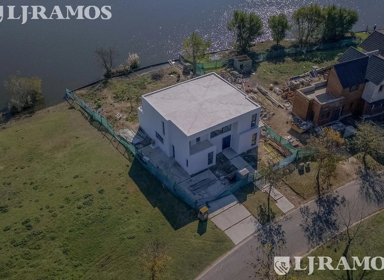 Casa en venta en Barrio Golf El Canton A la Laguna PG 3