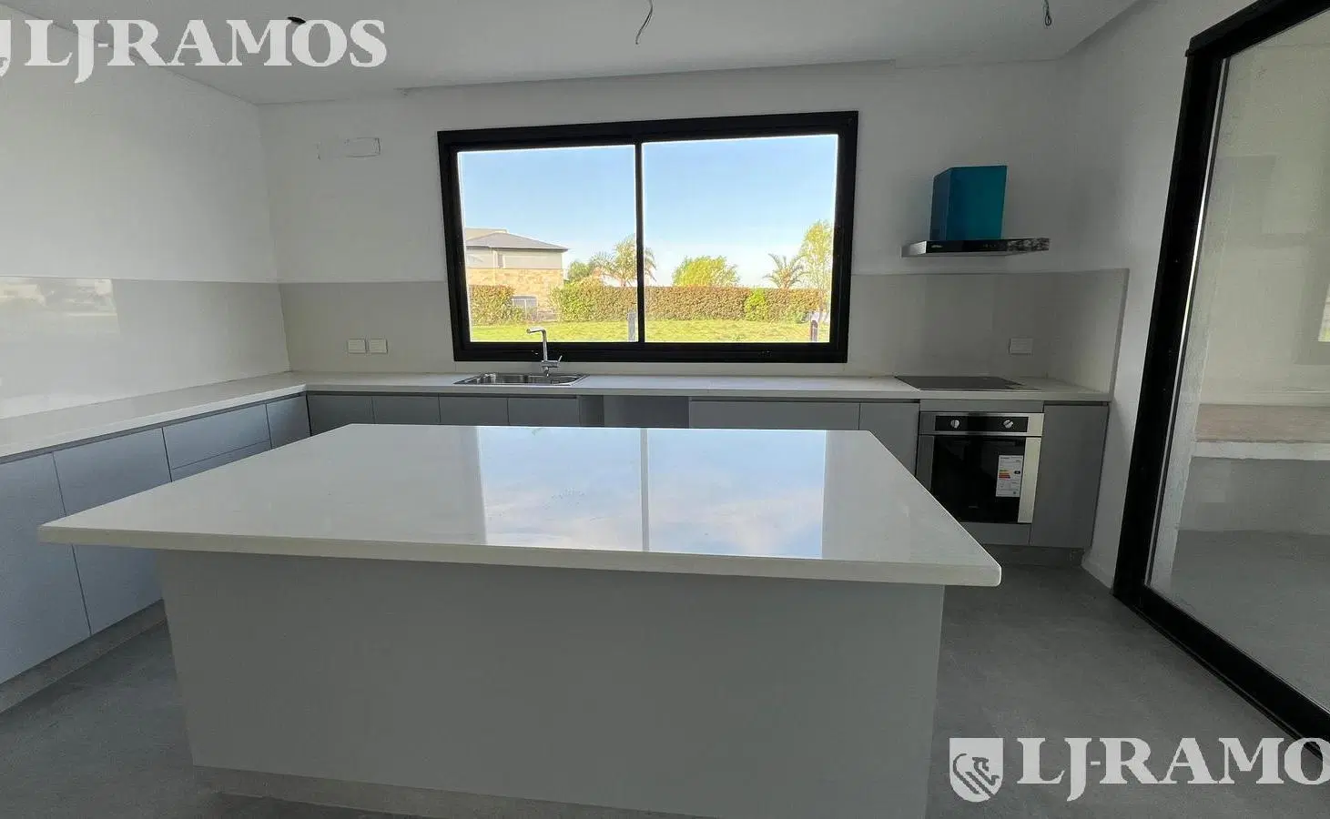 Casa en venta en Barrio Golf El Canton A la Laguna PG 4