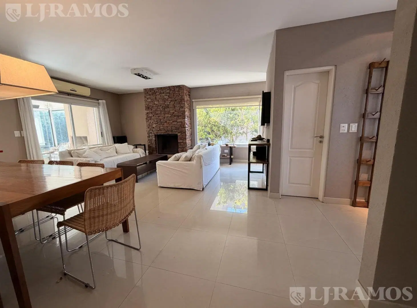 APTO CRÉDITO - CASA EN VENTA EN LOS SAUCES 3