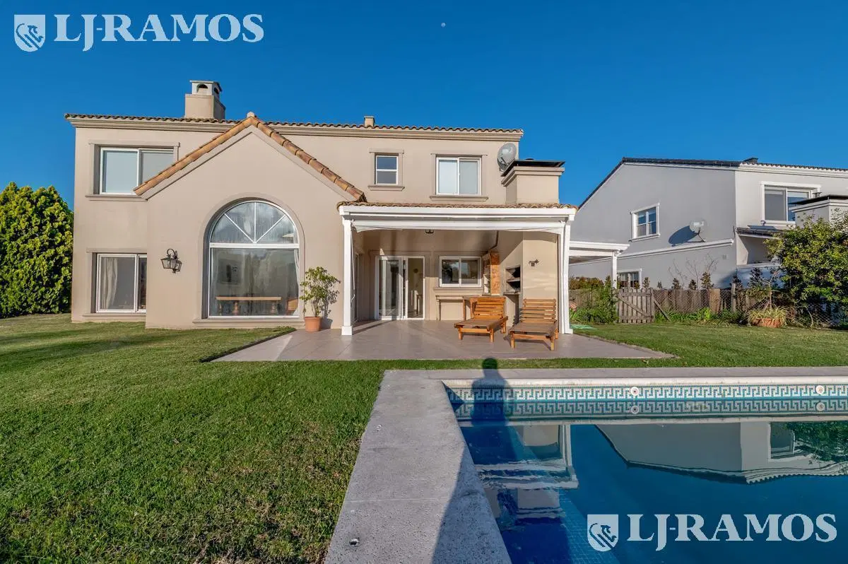 Casa a la laguna con 4 dormitorios en venta y/o alquiler en Barrancas del Lago. 5