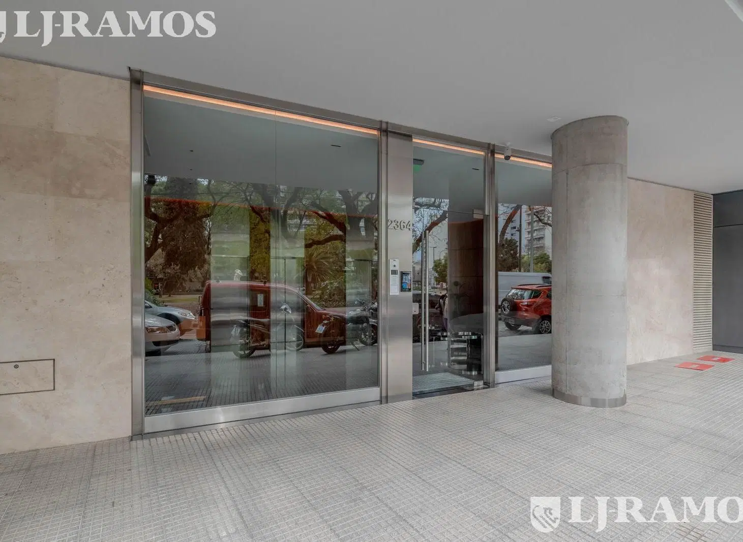 HUB CABILDO. Av. Cabildo y Jaramillo. 3