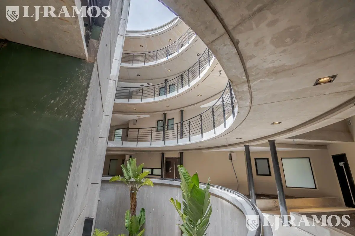 Venta Departamento 4 ambientes en Lomas de San Isidro 2