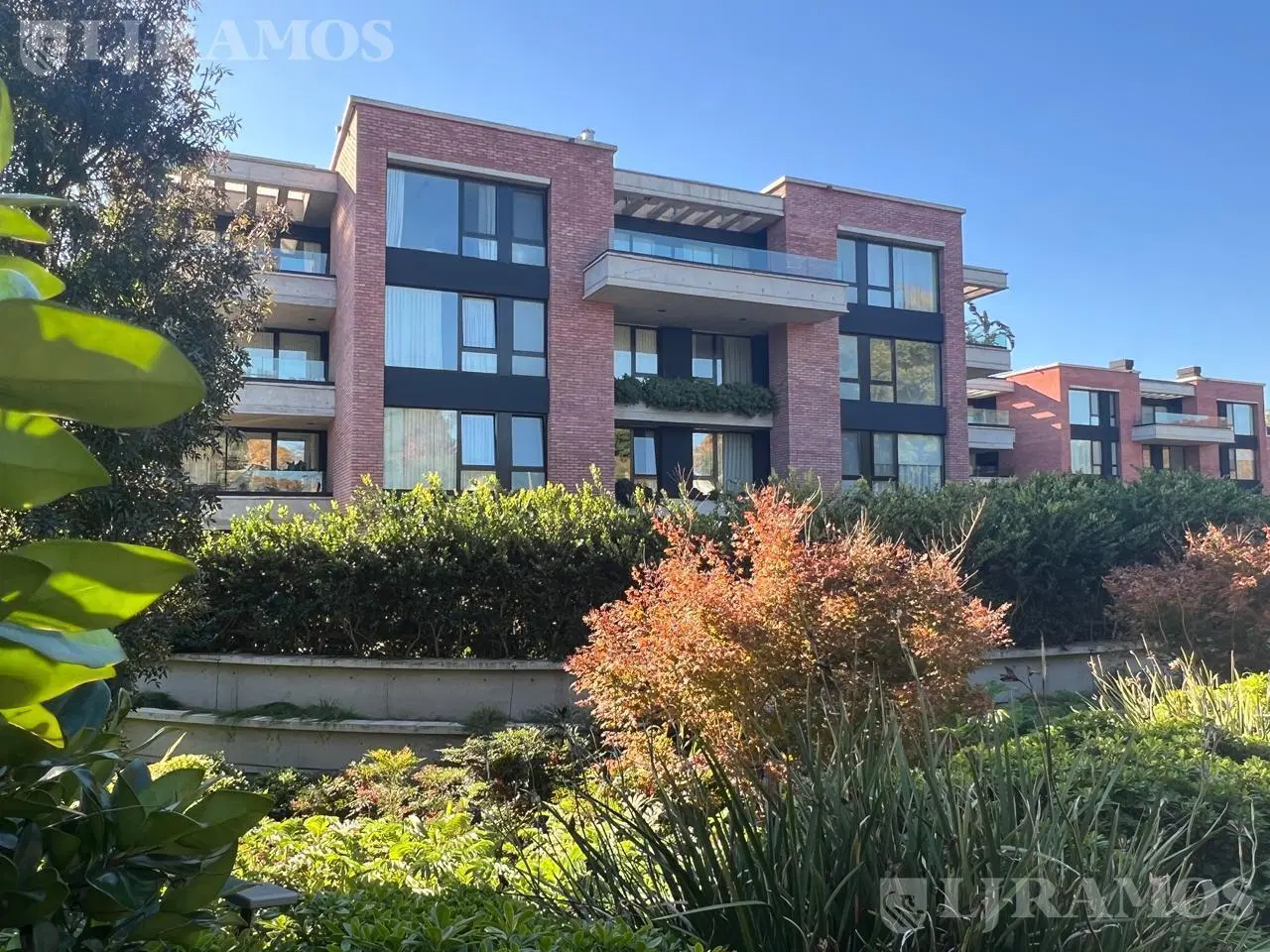 Venta Departamento 4 ambientes en Lomas de San Isidro 5