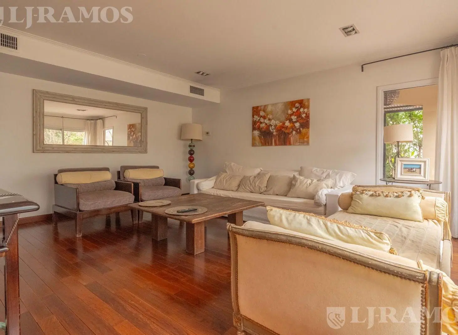 5 DORMITORIOS, ESCRITORIO Y PLAYROOM. LOTE INTERNO. 4