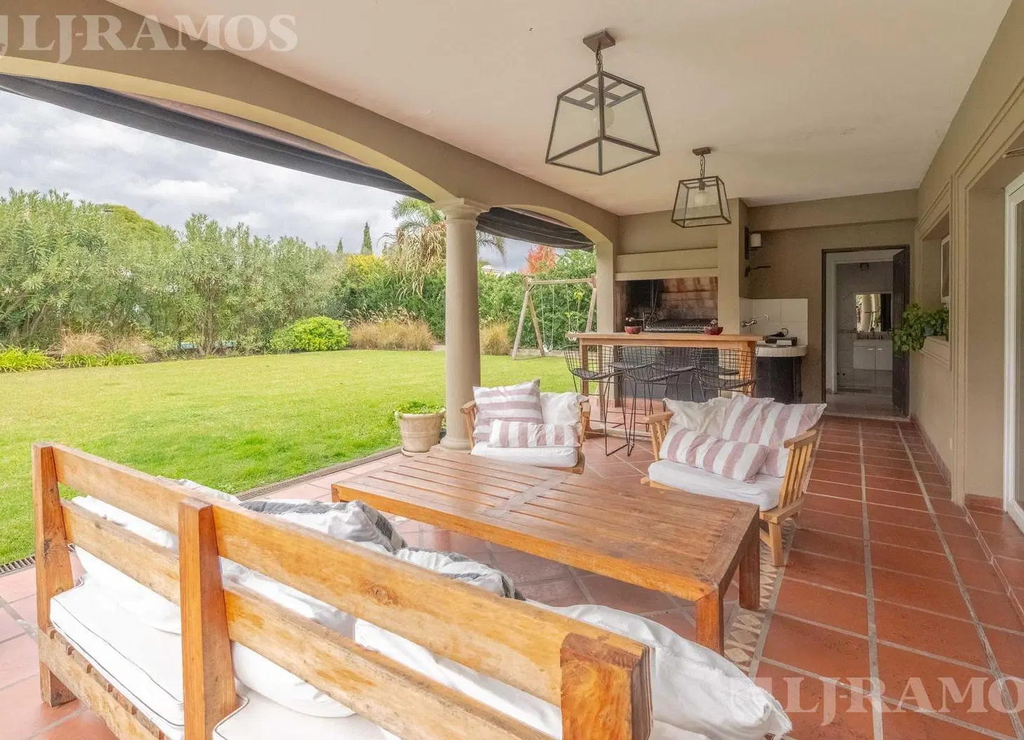 5 DORMITORIOS, ESCRITORIO Y PLAYROOM. LOTE INTERNO. 5
