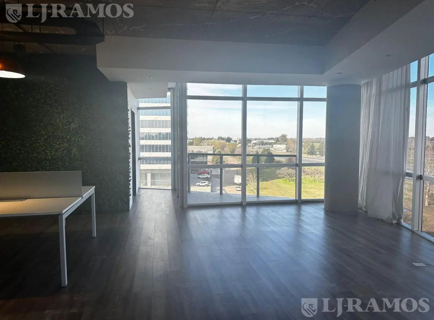 Oficinas SportClub en Escobar!  Excelente ubicación - PG 5