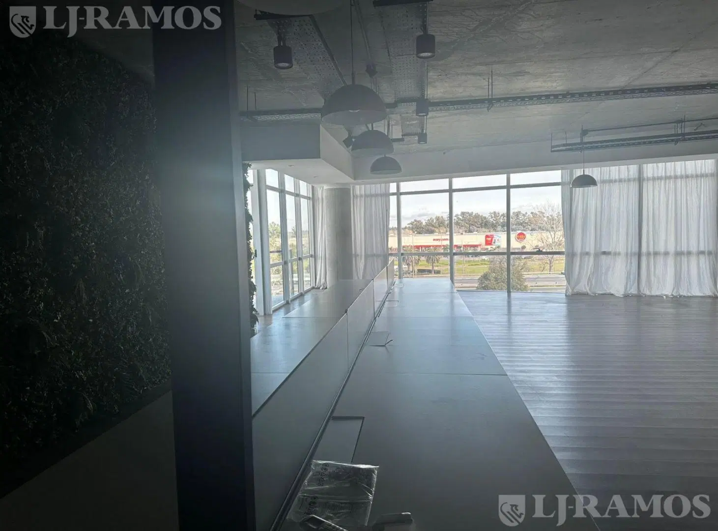 Oficinas SportClub en Escobar!  Excelente ubicación - PG 4