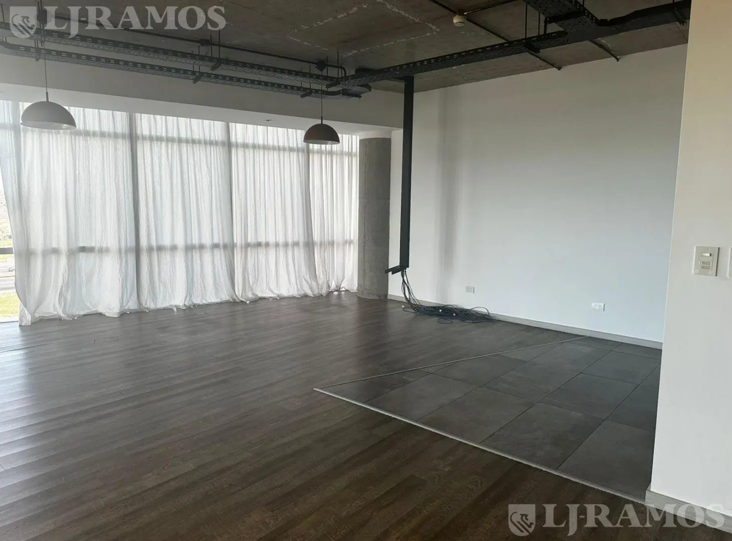 Oficinas SportClub en Escobar!  Excelente ubicación - PG 2