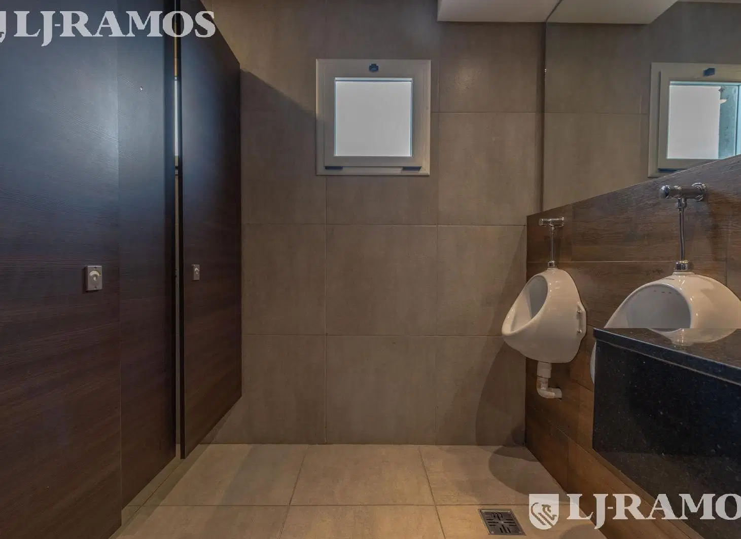 Oficinas SportClub en Escobar!  Excelente ubicación - PG 2