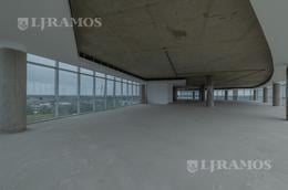 Oficinas SportClub en Escobar!  Excelente ubicación - PG