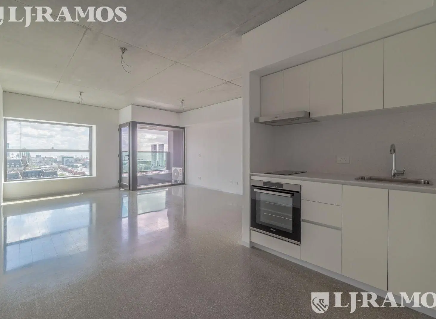 VENTA 1 amb. Estrenar - Torre Huergo - P 29° - increible vista al río y ciudad 2
