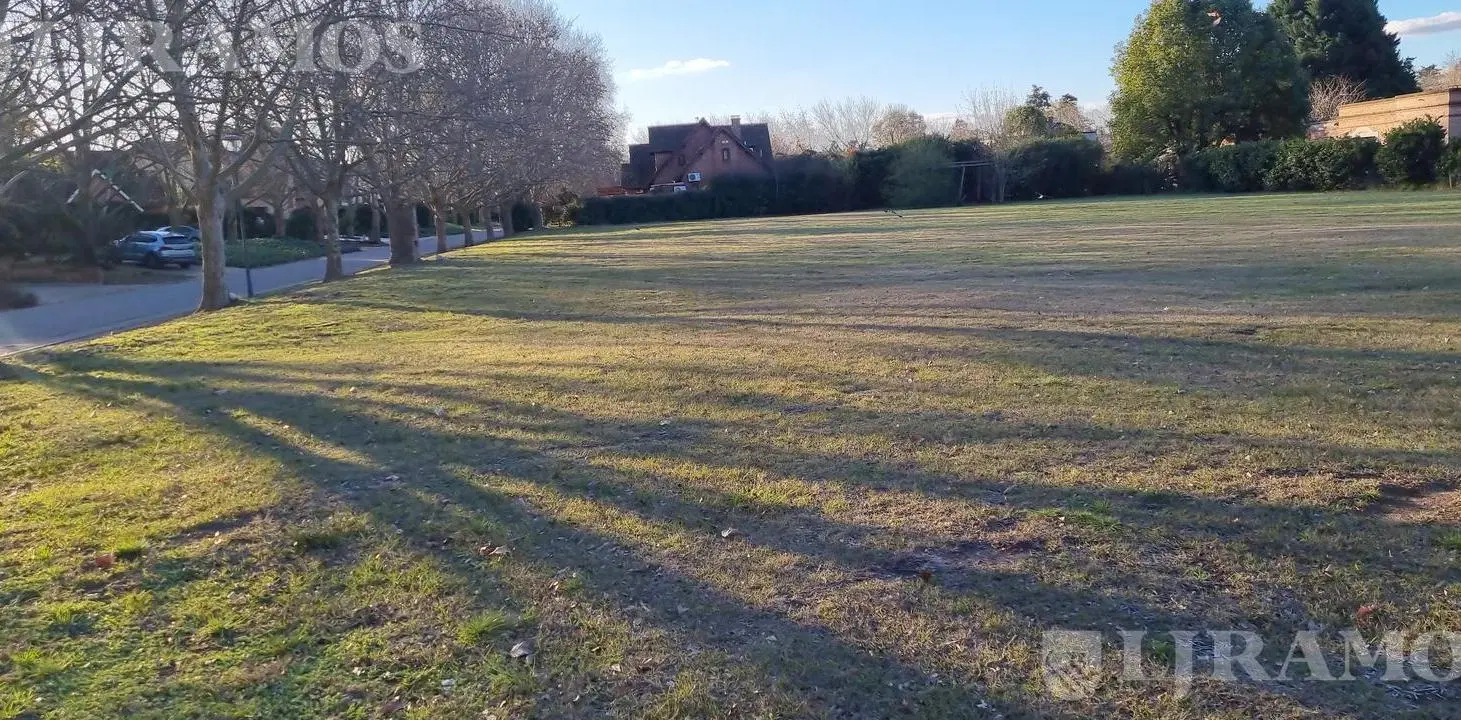 Terreno en Martindale C.C 5