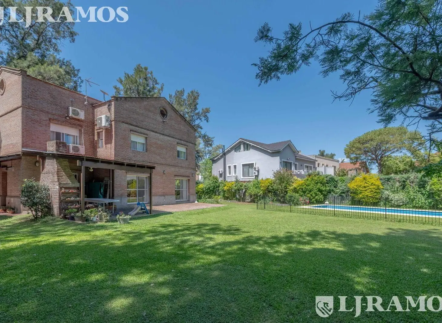 CASA CON DOBLE LOTE EN EL BARRIO CERRADO LA CHACRA, EN SAN FERNANDO 2