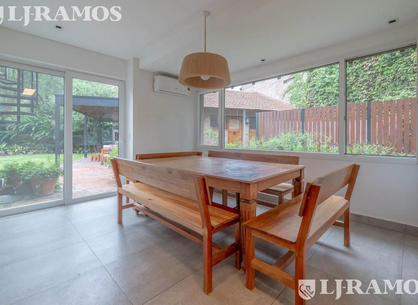 EXCELENTE CASA EN VENTA EN CUL DE SAL EN PUNTA CHICA, CON UBICACION PREMIUM DE LIBERTADOR AL RIO. 3