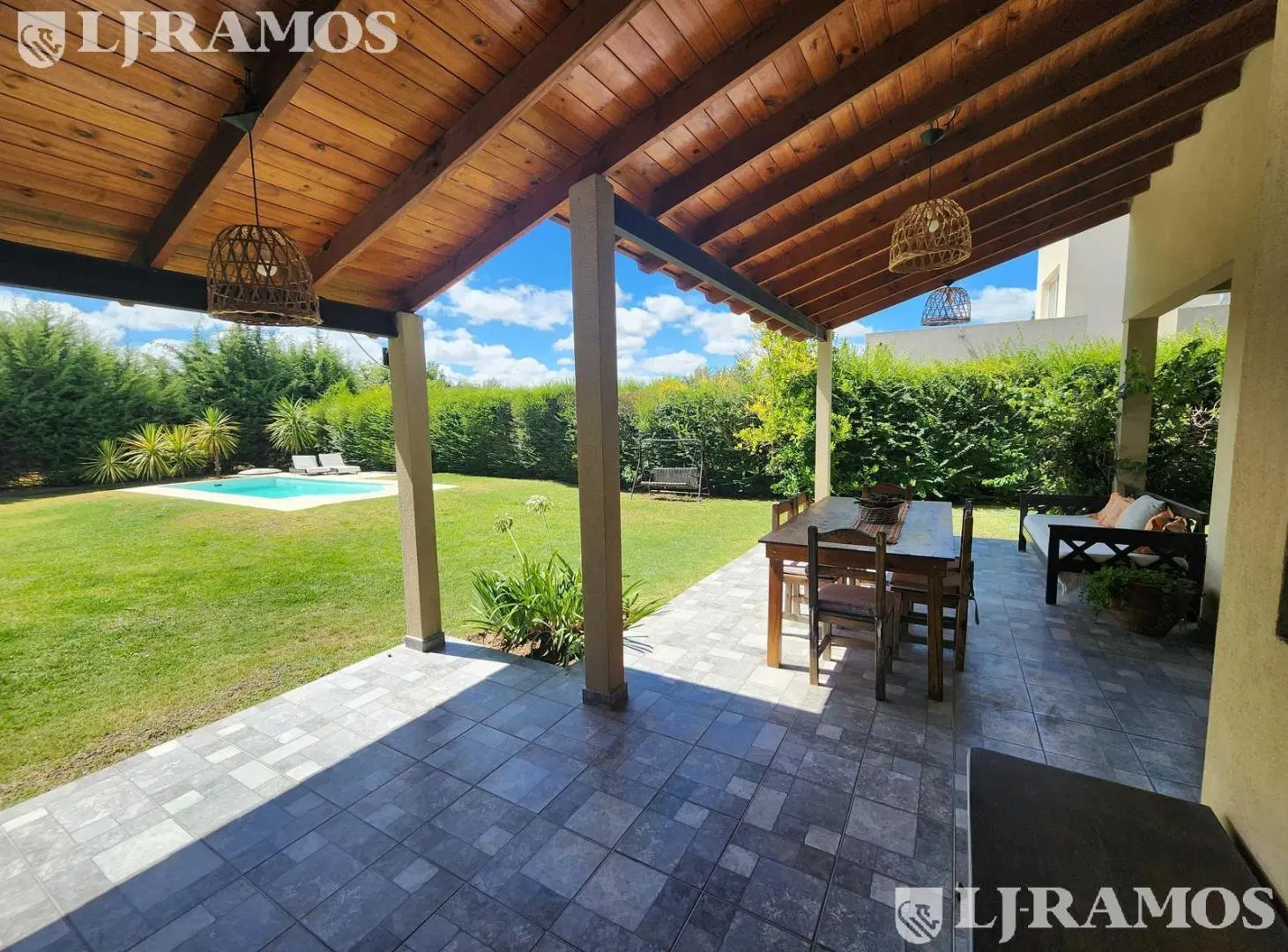 APTO CREDITO. 4 DORMITORIOS (2 Suites). 4