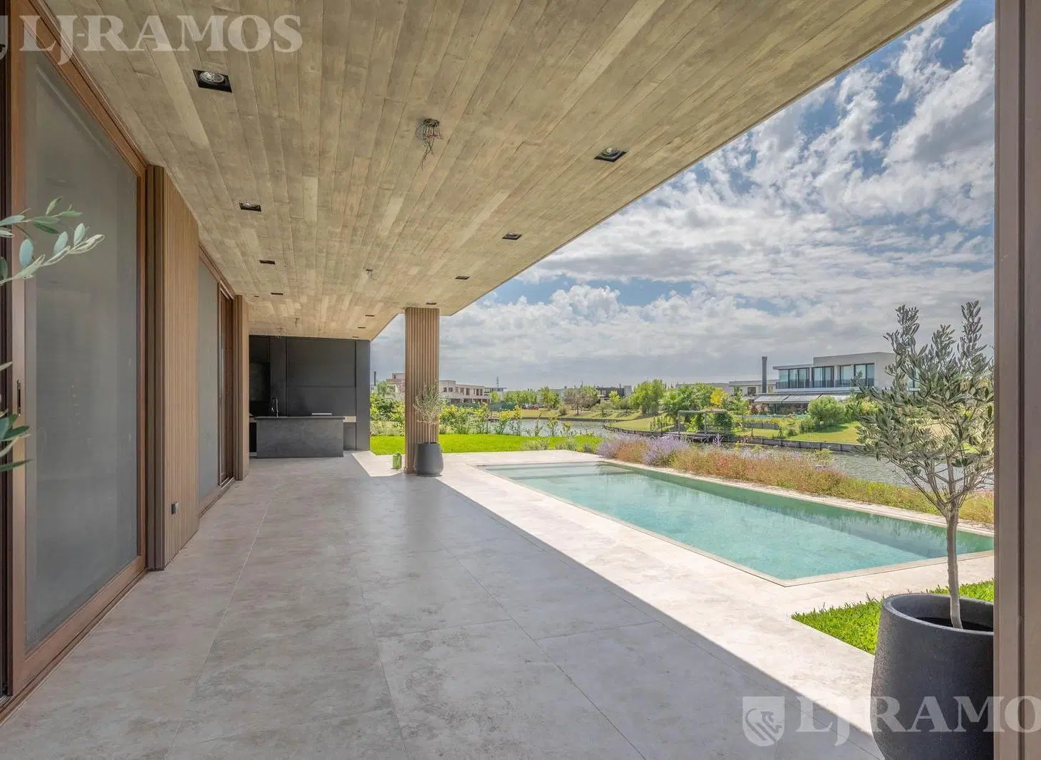 Casa a estrenar a la laguna en venta en Virazon - Nordelta 3