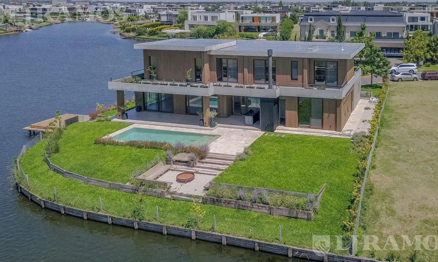 Casa a estrenar a la laguna en venta en Virazon - Nordelta 5