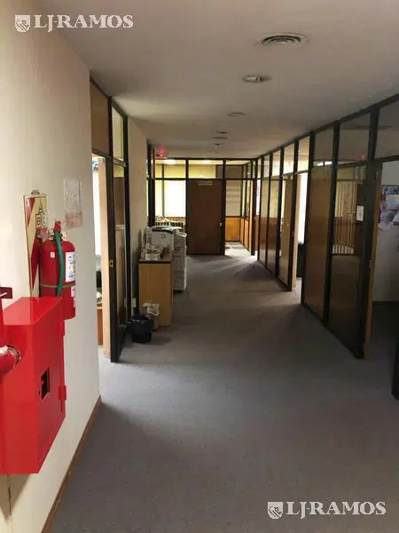 Excelente Local/Deposito/oficina - Munro 2